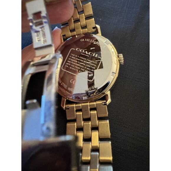 COACH Men's Harrison Gold-tone Bracelet Watch with Box - Picture 6 of 9